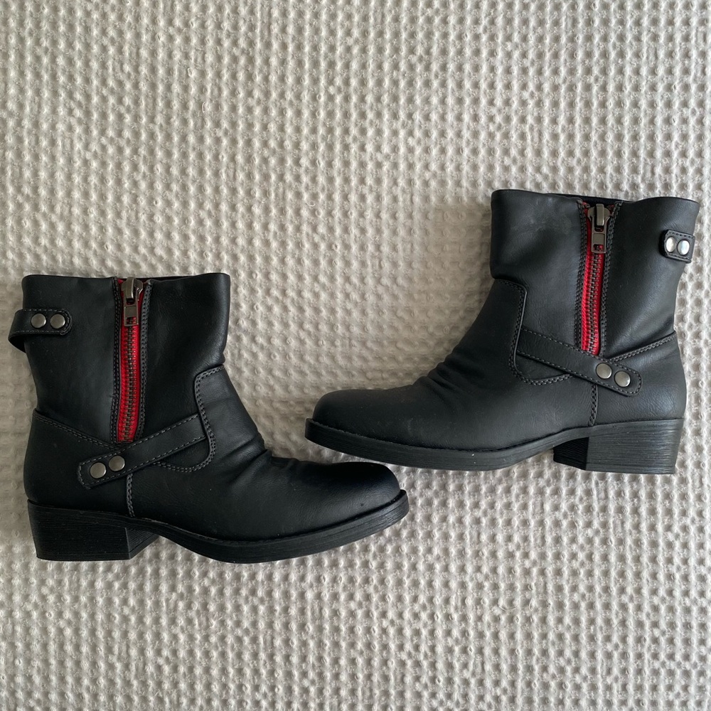Black ankle booties